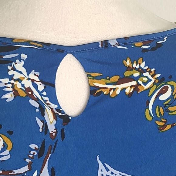 Chico's Blue, Gold & White Floral Top with Bell Sleeves, Size 2, 2X - Picture 7 of 11